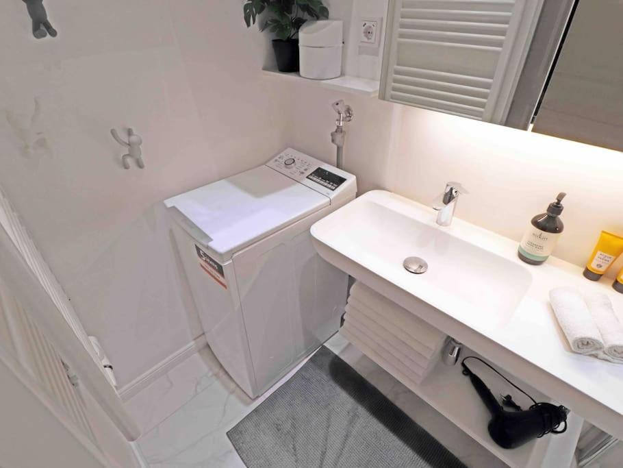 Smart Apt Mit Balkon Am Augarten Park Naehe Zentrum Wina Bagian luar foto