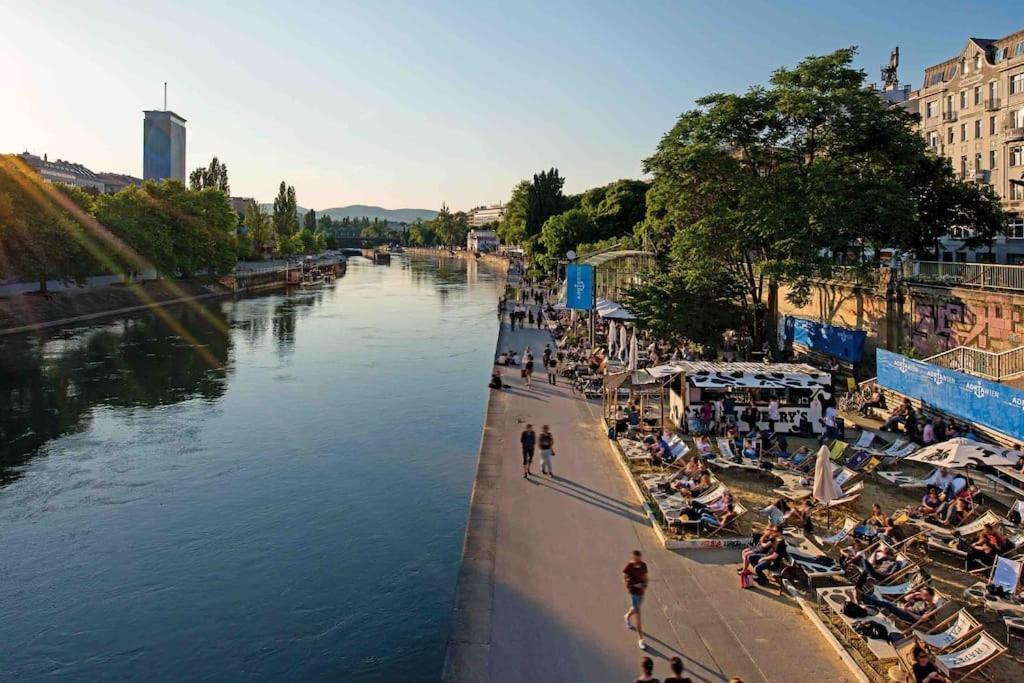 Smart Apt Mit Balkon Am Augarten Park Naehe Zentrum Wina Bagian luar foto