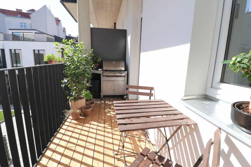 Smart Apt Mit Balkon Am Augarten Park Naehe Zentrum Wina Bagian luar foto