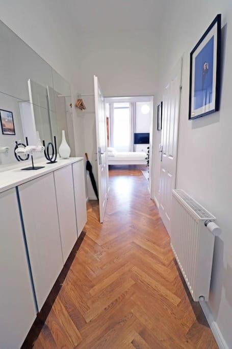 Smart Apt Mit Balkon Am Augarten Park Naehe Zentrum Wina Bagian luar foto